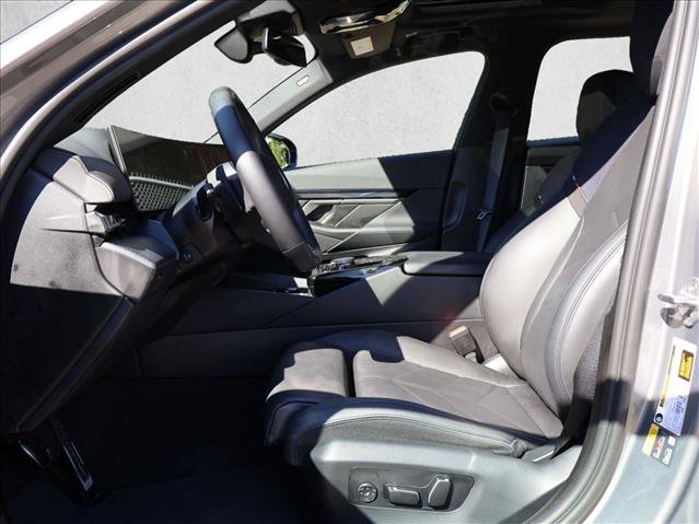 Used 2025 BMW i5 xDrive40 w/ M Sport Package AWD/4WD image 21