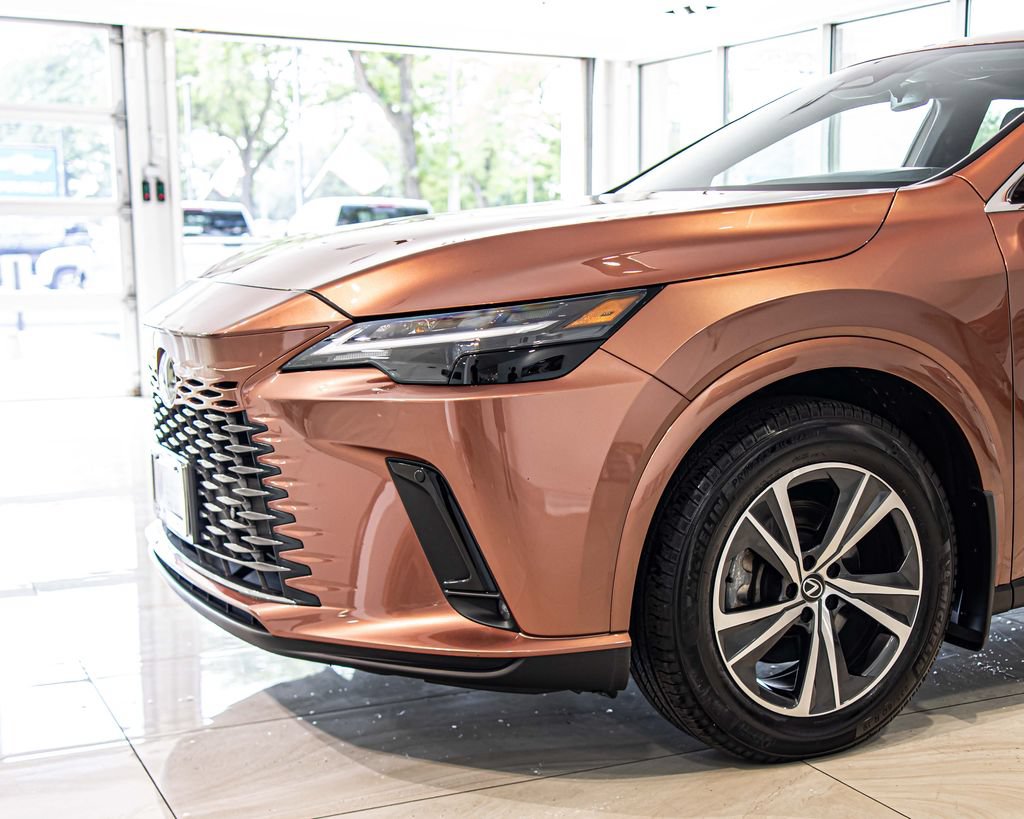 Used 2025 Lexus RX 350 Premium w/ Accessory Package (P1) AWD/4WD image 4