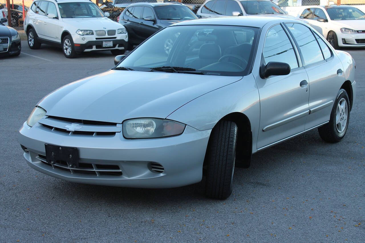 Used 2005 Chevrolet Cavalier Sedan w/ Preferred Equipment Group FWD image 11