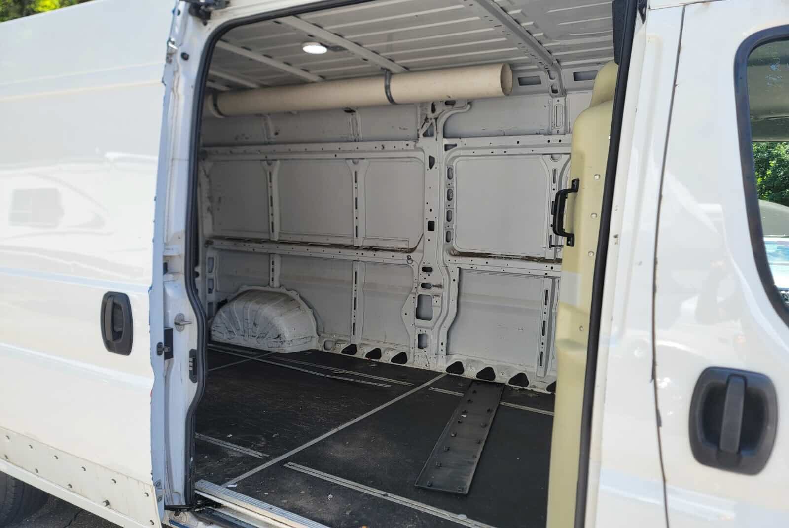 Used 2019 RAM ProMaster 2500 w/ Interior Convenience Group FWD image 11