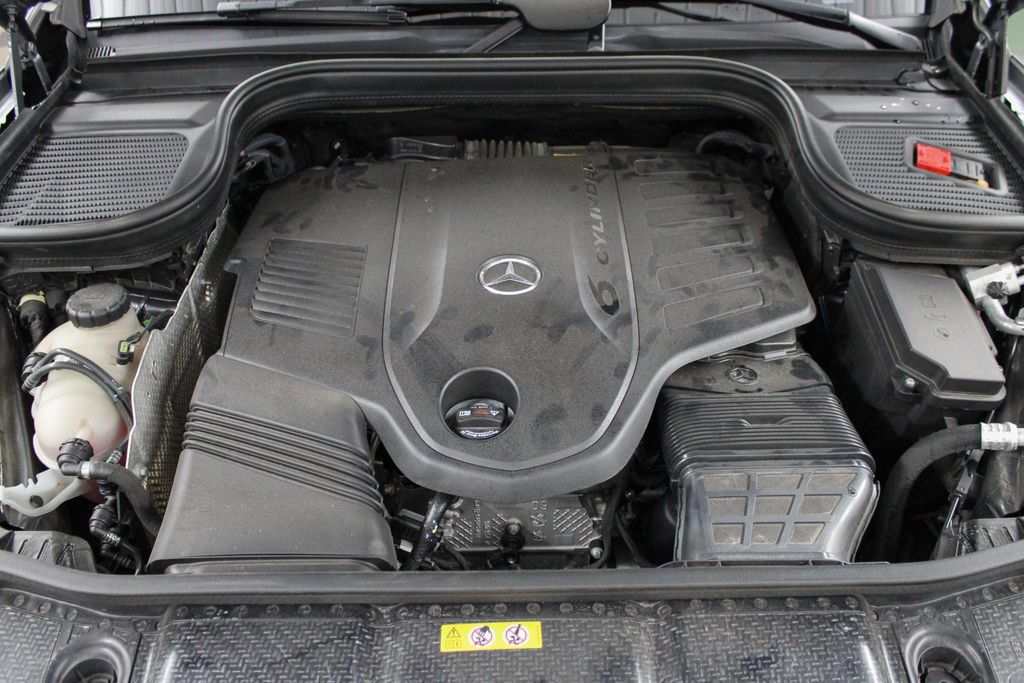 Used 2023 Mercedes-Benz GLS 450 4MATIC image 46