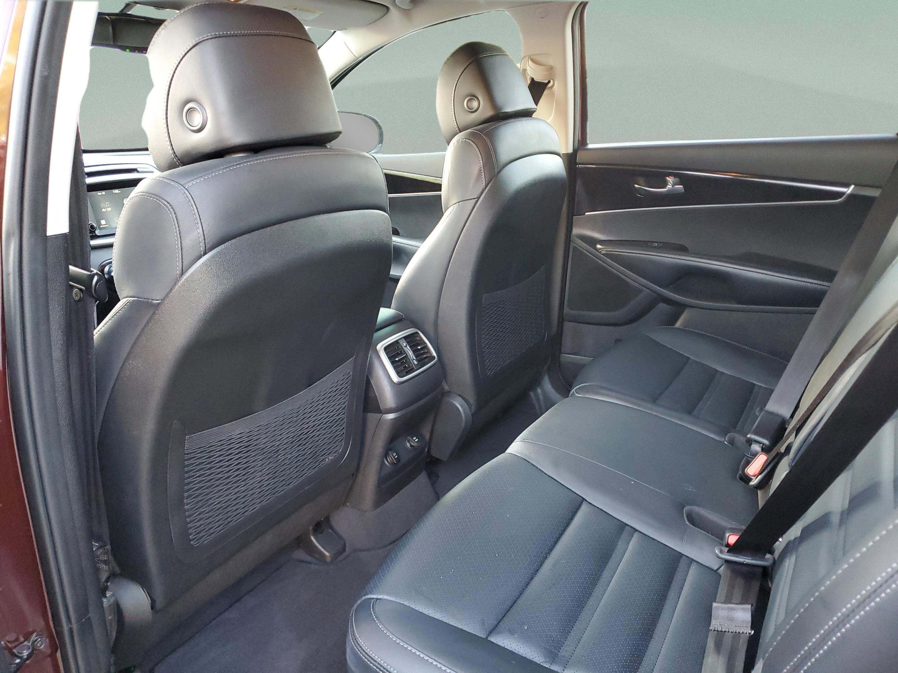 Used 2017 Kia Sorento LX image 6