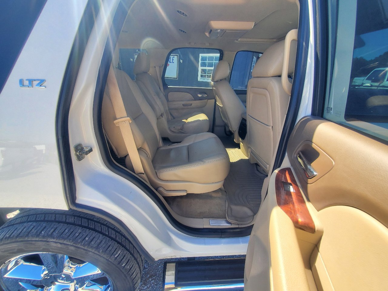 Used 2013 Chevrolet Tahoe LTZ image 25