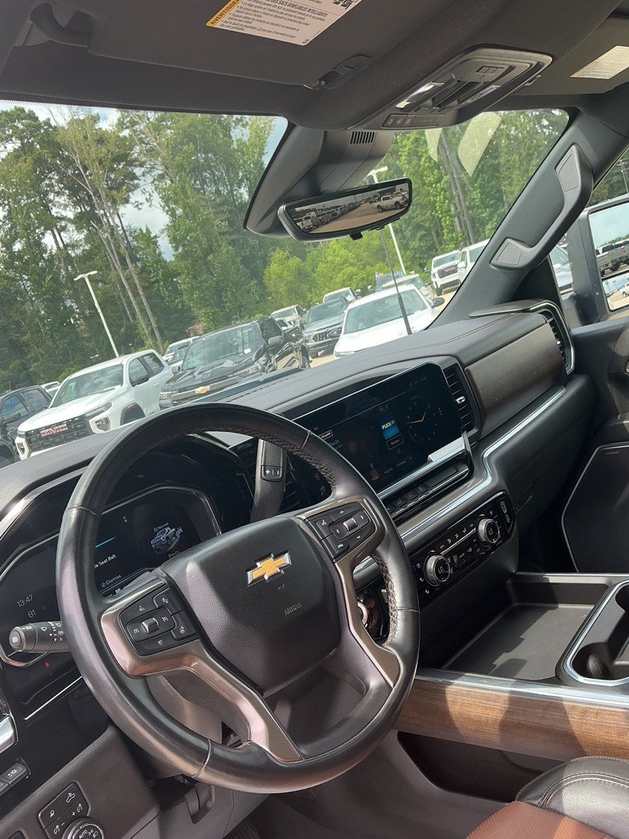 Used 2024 Chevrolet Silverado 3500 High Country w/ High Country Premium Package AWD/4WD image 10
