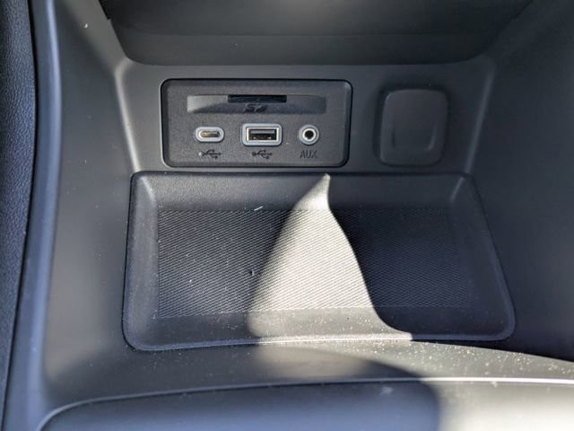 Used 2023 GMC Terrain SLT w/ Elevation Edition image 24