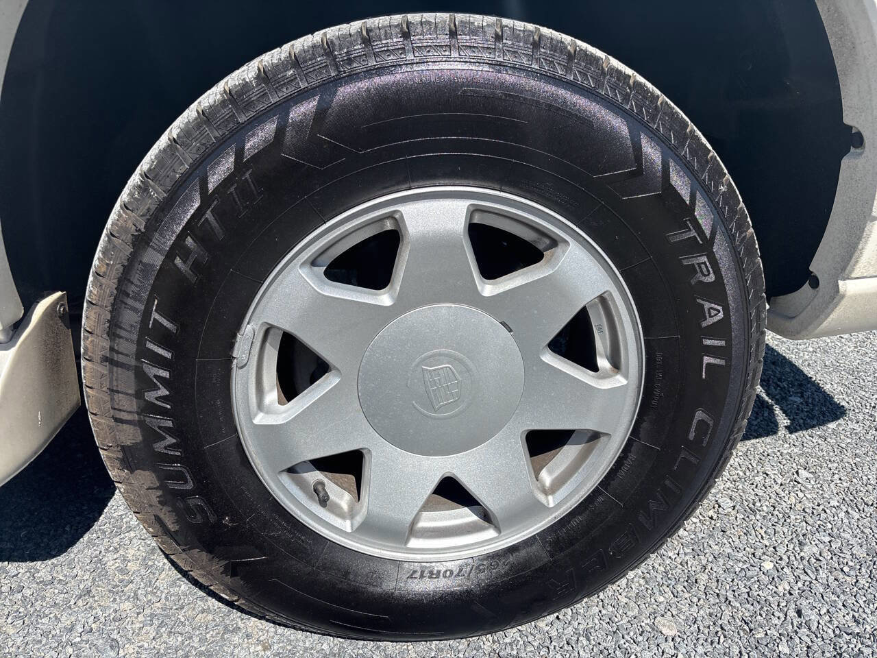 Used 2002 Cadillac Escalade AWD image 19