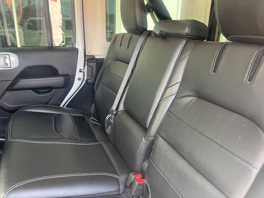 Used 2023 Jeep Wrangler Unlimited Sahara AWD/4WD image 10