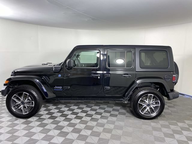 Used 2024 Jeep Wrangler Unlimited AWD/4WD image 5