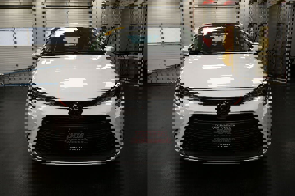 Certified 2024 Toyota Corolla LE image 2