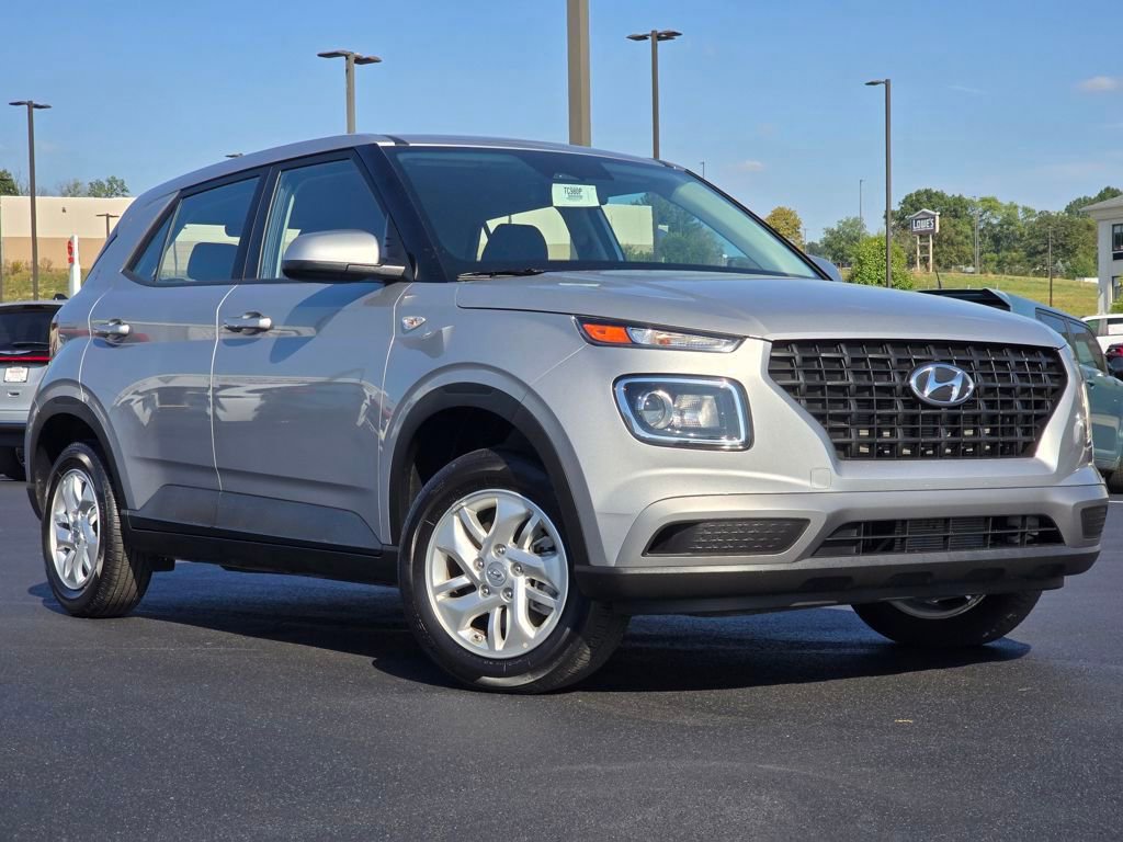 Used 2025 Hyundai Venue SE