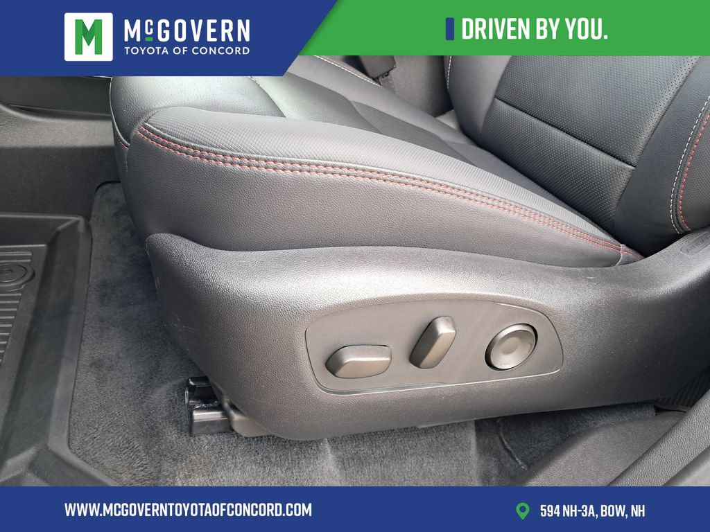 Used 2024 Chevrolet Traverse RS AWD/4WD image 16