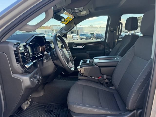 Used 2025 Chevrolet Silverado 1500 LT AWD/4WD image 5