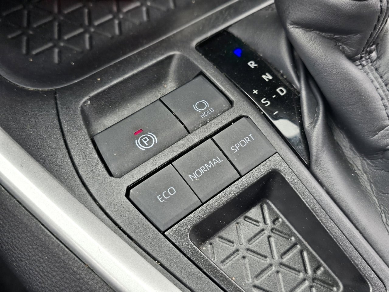 Certified 2025 Toyota RAV4 XLE w/ Weather Package FWD image 22