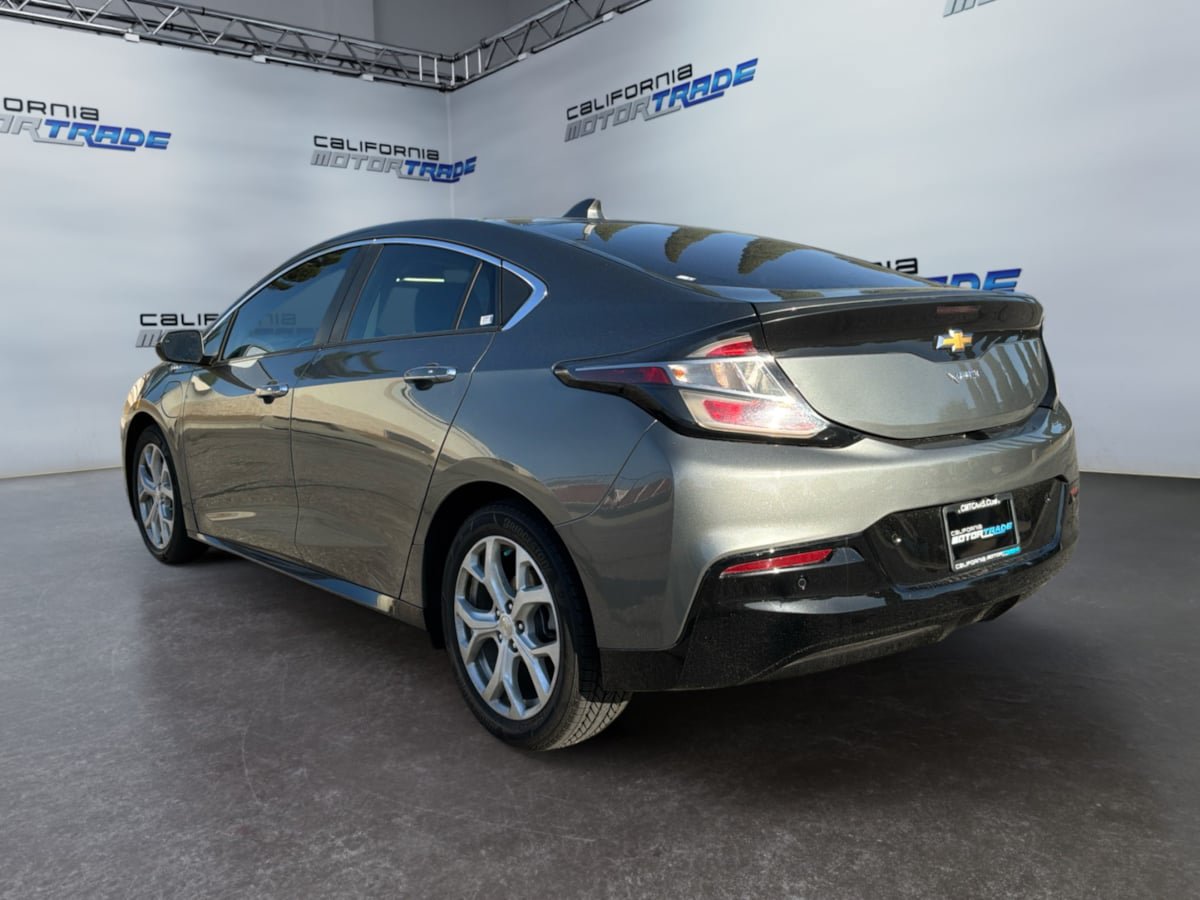 Used 2017 Chevrolet Volt Premier w/ Driver Confidence II Package FWD image 7