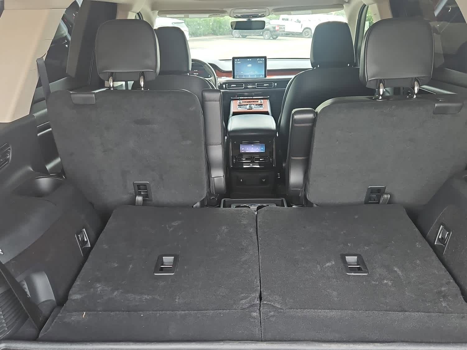 Used 2023 Lincoln Aviator Reserve w/ Equipment Group 201A image 10