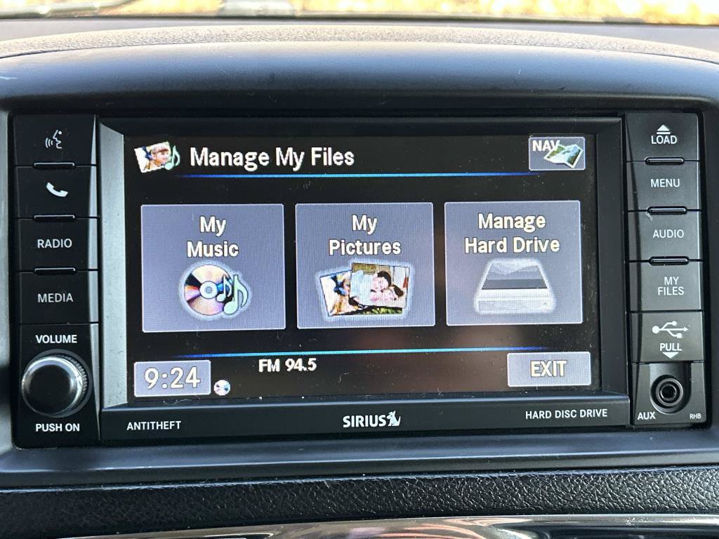 Used 2015 Chrysler Town & Country Touring FWD image 29