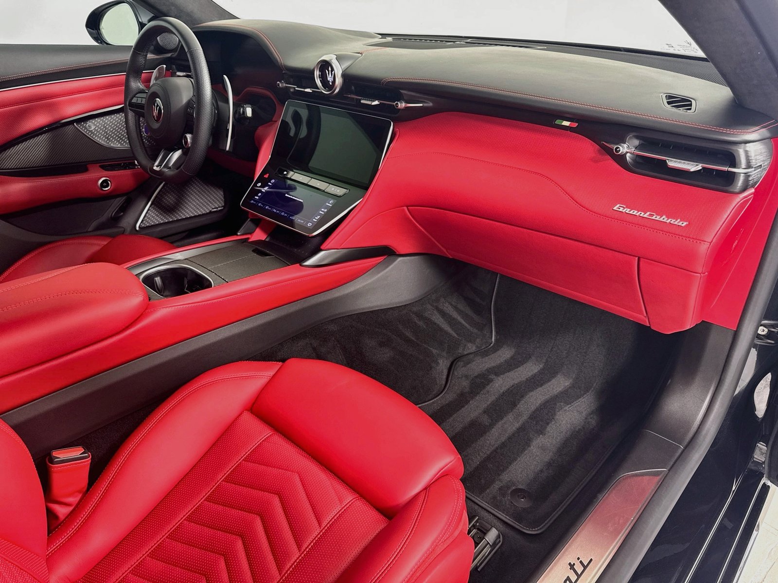 Used 2024 Maserati GranCabrio Trofeo AWD/4WD image 27