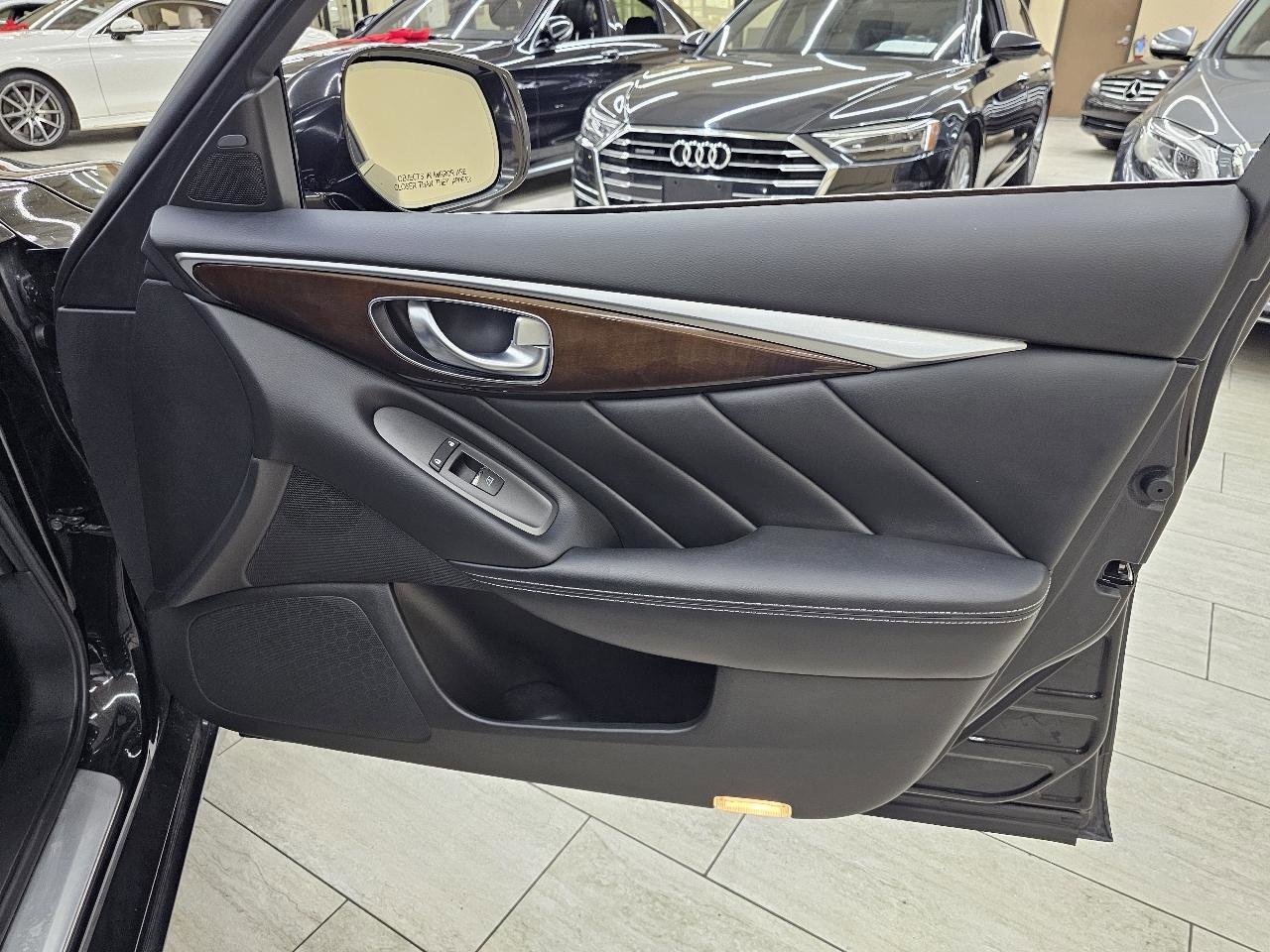 Used 2015 INFINITI Q50 Premium w/ Technology Package RWD image 39