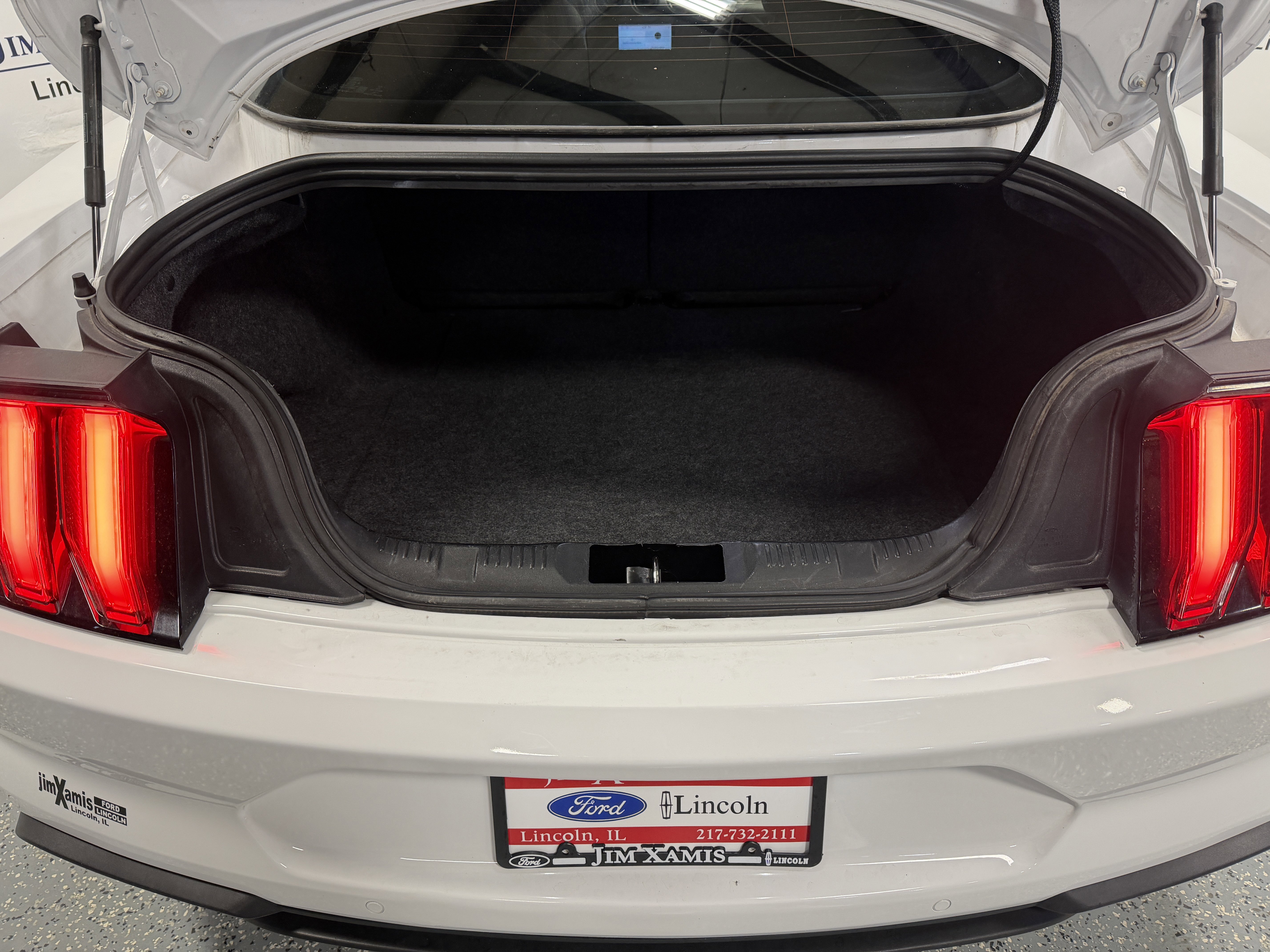 Used 2021 Ford Mustang Premium RWD image 22