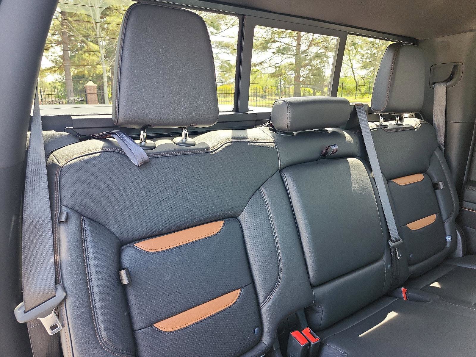 Used 2024 GMC Sierra 1500 AT4 w/ Technology Package image 11