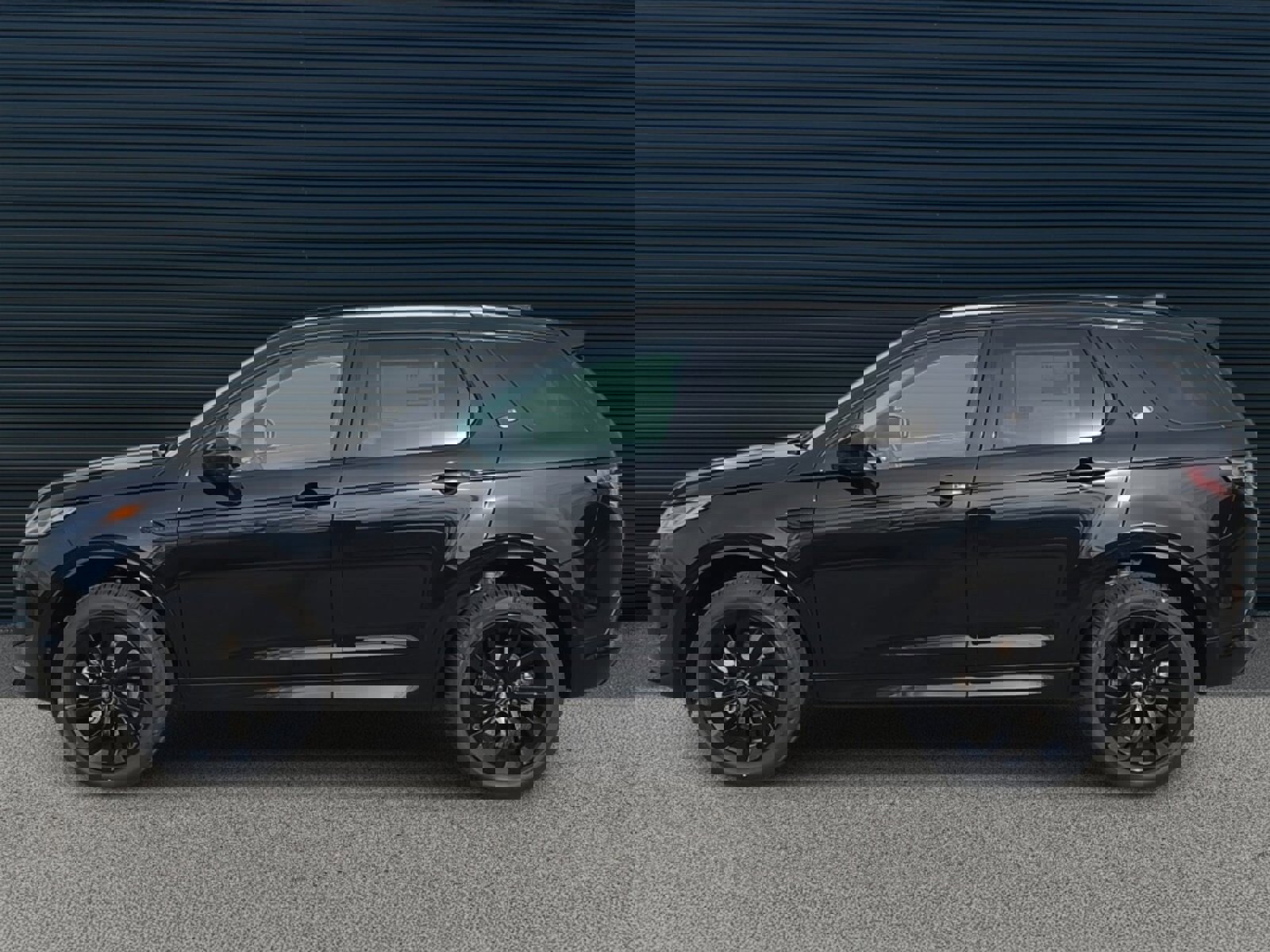 New 2025 Land Rover Discovery Sport S image 3
