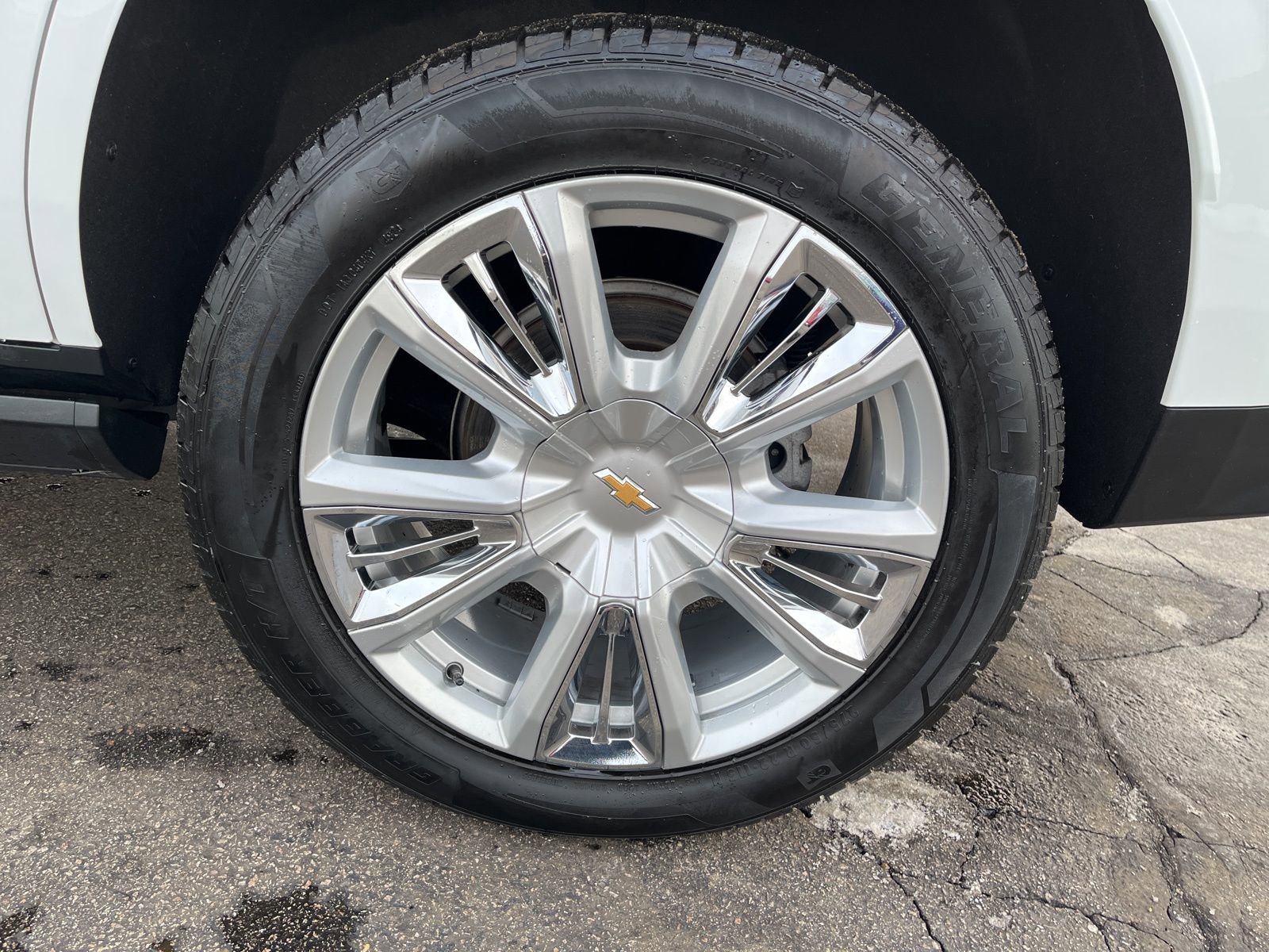 Certified 2023 Chevrolet Tahoe High Country w/ LPO, Illumination Package image 10