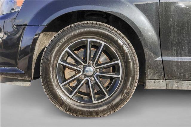 Used 2018 Dodge Grand Caravan SXT w/ Blacktop Package image 9