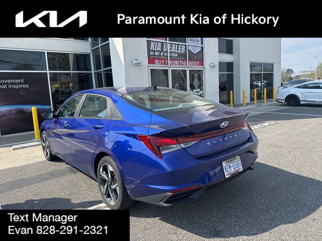 Used 2023 Hyundai Elantra SEL w/ Convenience Package image 2