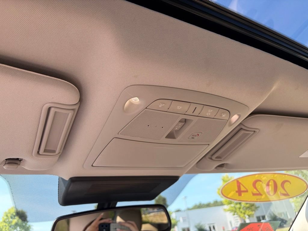 Certified 2024 Nissan Armada SL w/ Captain's Chairs Package RWD image 24