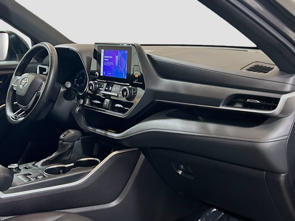 Used 2025 Toyota Highlander XSE AWD/4WD image 27