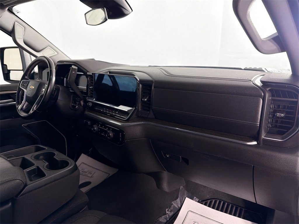 Used 2024 Chevrolet Silverado 2500 LT image 28