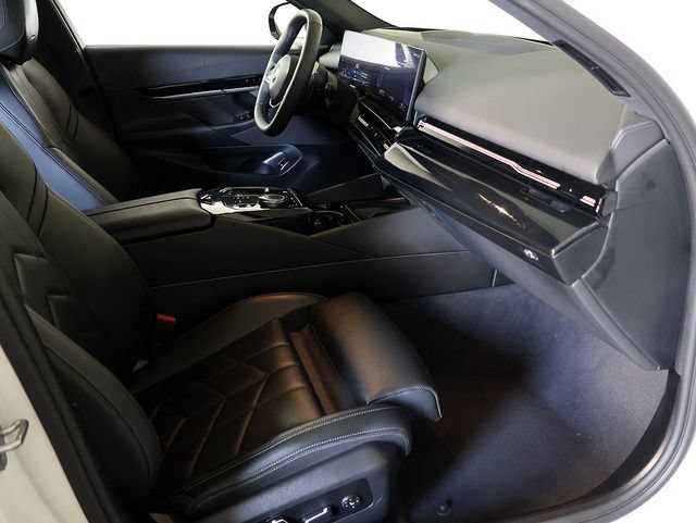 Used 2026 BMW 530i xDrive AWD/4WD image 38