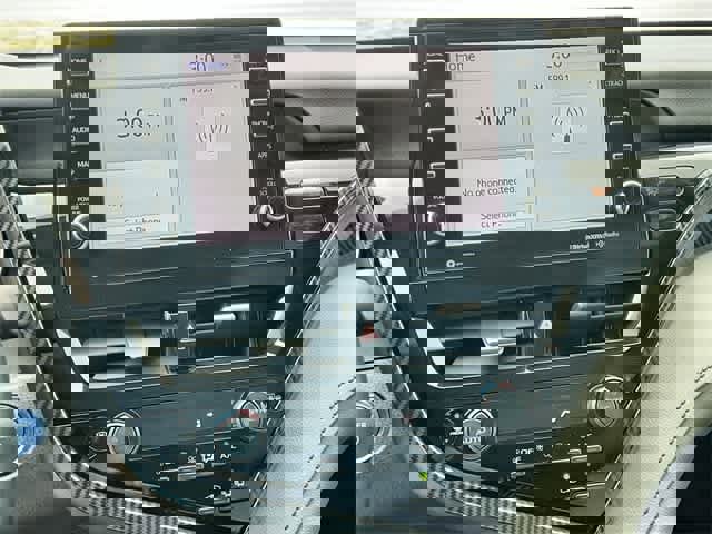 Used 2022 Toyota Camry XLE image 18