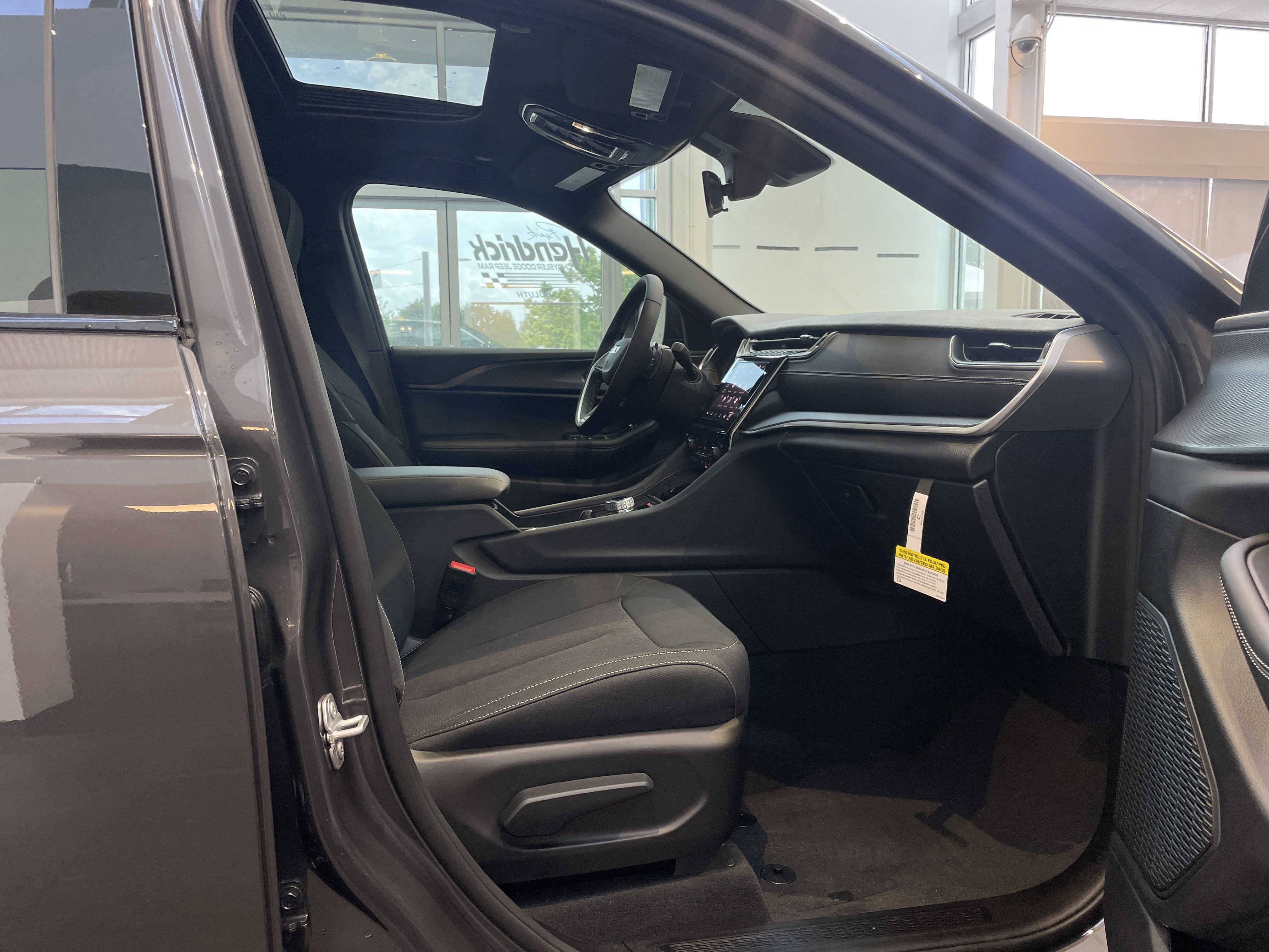 Certified 2025 Jeep Grand Cherokee L Laredo w/ Luxury Tech Group I RWD image 34