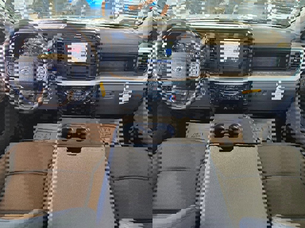 New 2026 Ford F250 XL w/ XL Chrome Package image 3