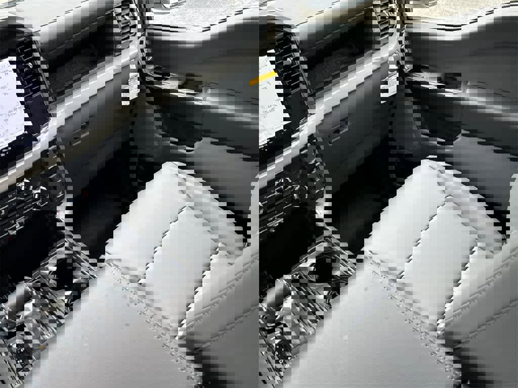 New 2023 Ford F150 Lightning Pro image 19