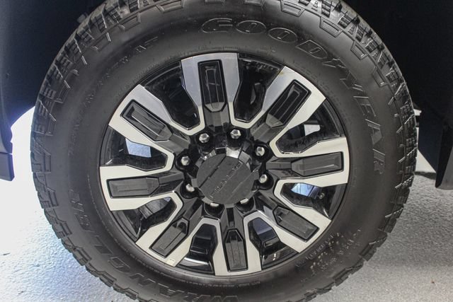 New 2026 GMC Sierra 2500 Denali Ultimate w/ LPO, Black Badging Package AWD/4WD image 17