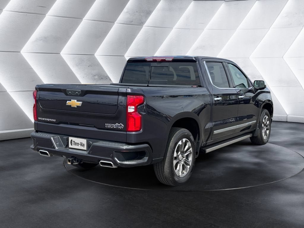 Certified 2022 Chevrolet Silverado 1500 High Country w/ Technology Package AWD/4WD image 5