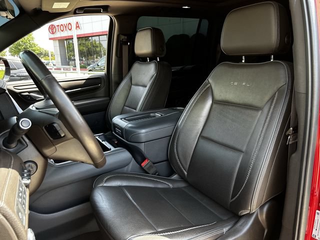 Used 2022 GMC Yukon XL Denali w/ Denali Premium Package AWD/4WD image 30