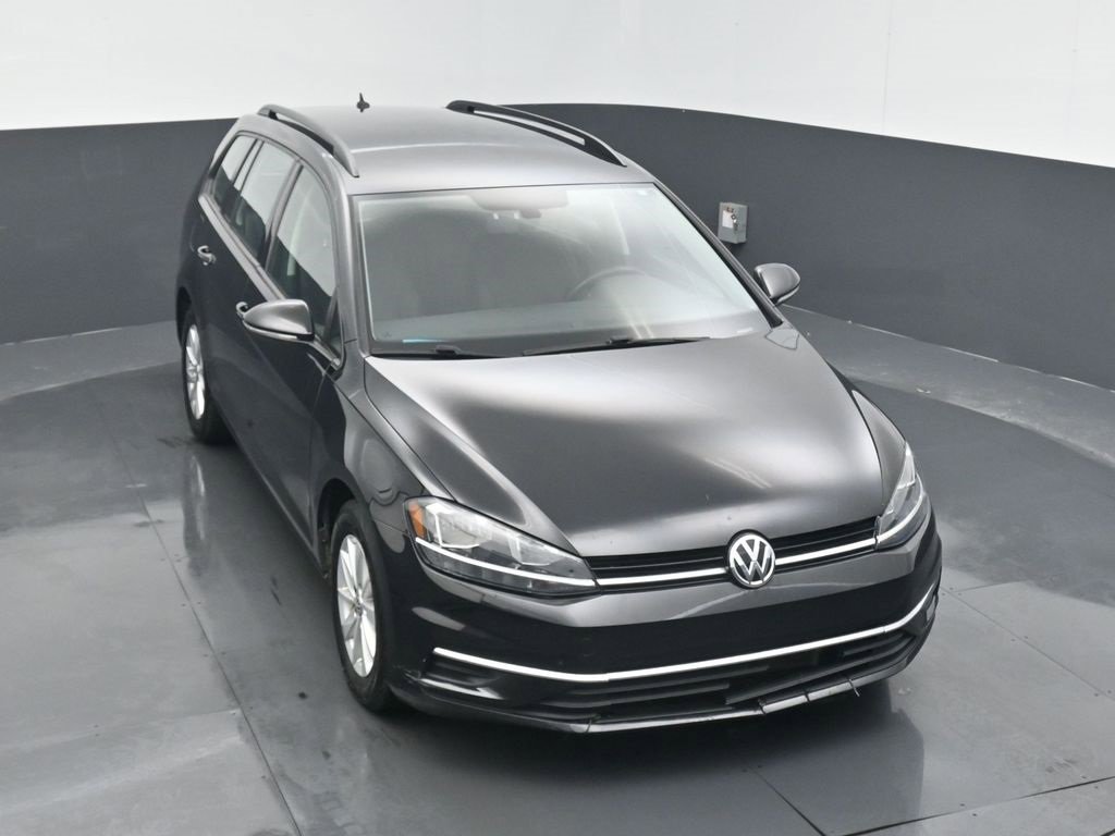 Used 2018 Volkswagen Golf S image 3