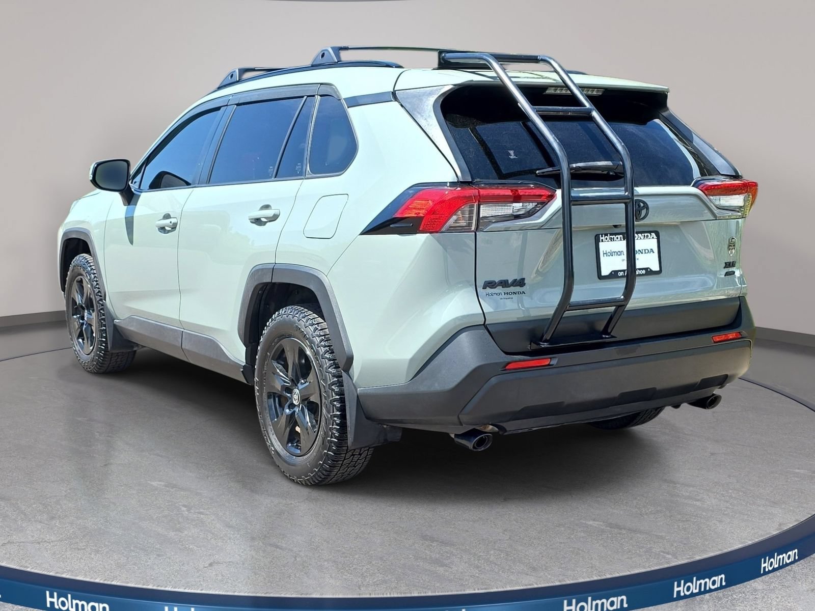 Used 2021 Toyota RAV4 XLE w/ Convenience Package AWD/4WD image 8