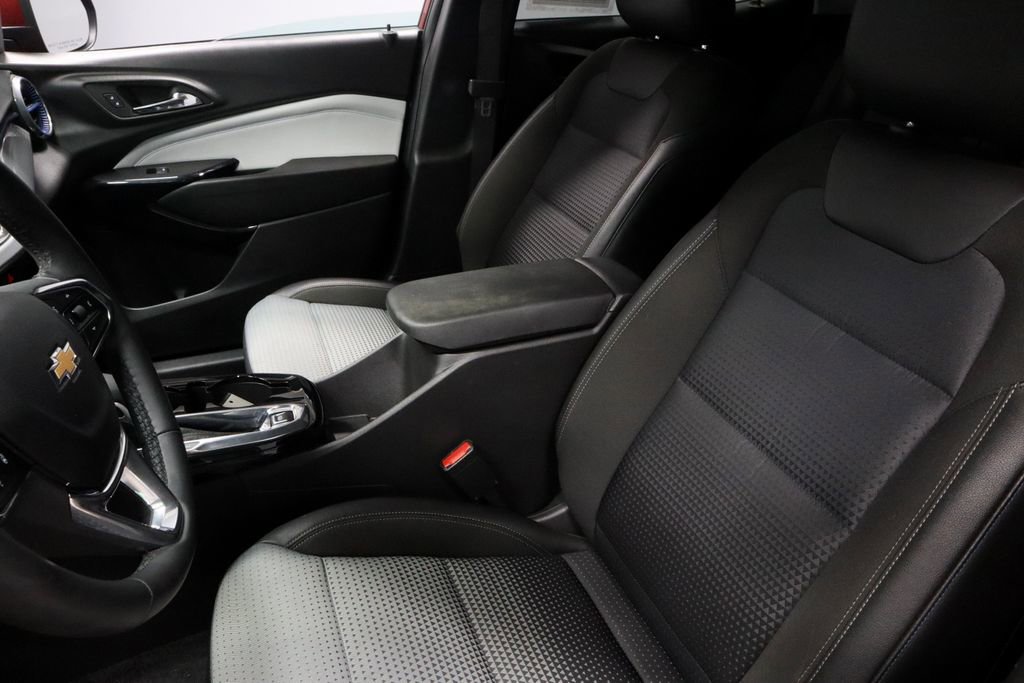 Used 2025 Chevrolet Trax LT w/ LT Convenience Package image 25