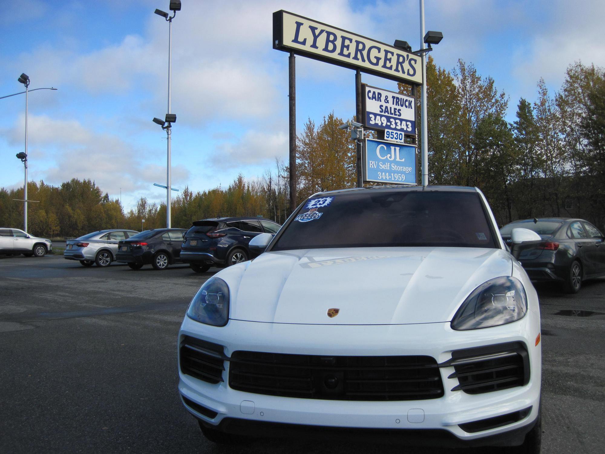 Used 2023 Porsche Cayenne Coupe image 2