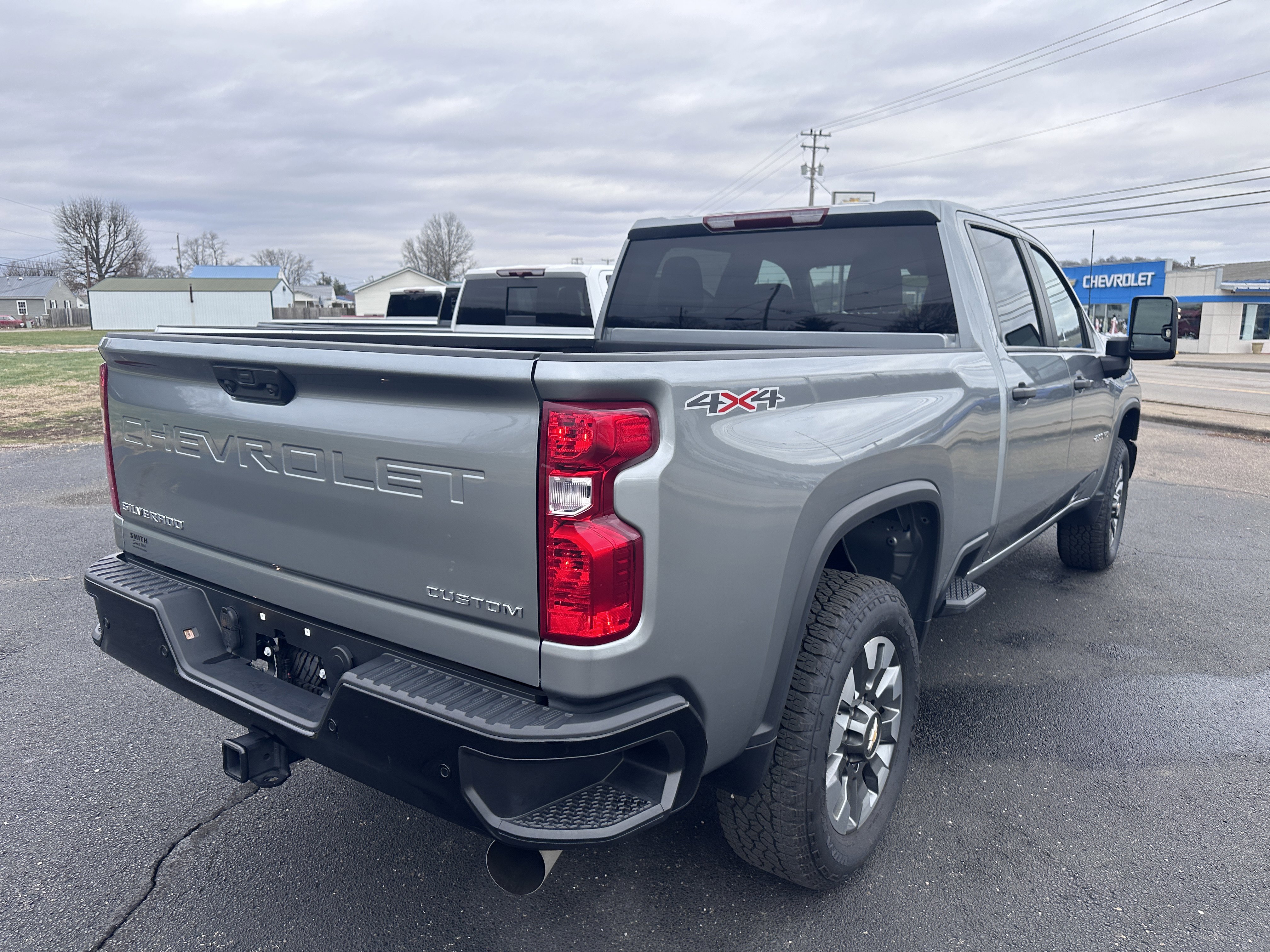Used 2024 Chevrolet Silverado 2500 Custom w/ Custom Value Package image 3