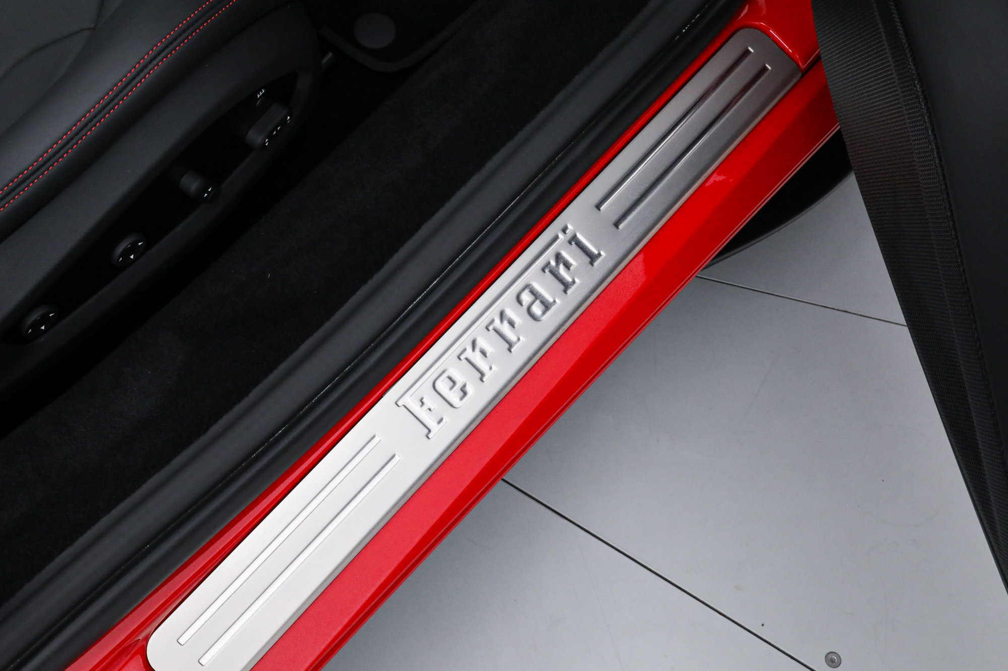 Certified 2023 Ferrari F8 Tributo RWD image 26