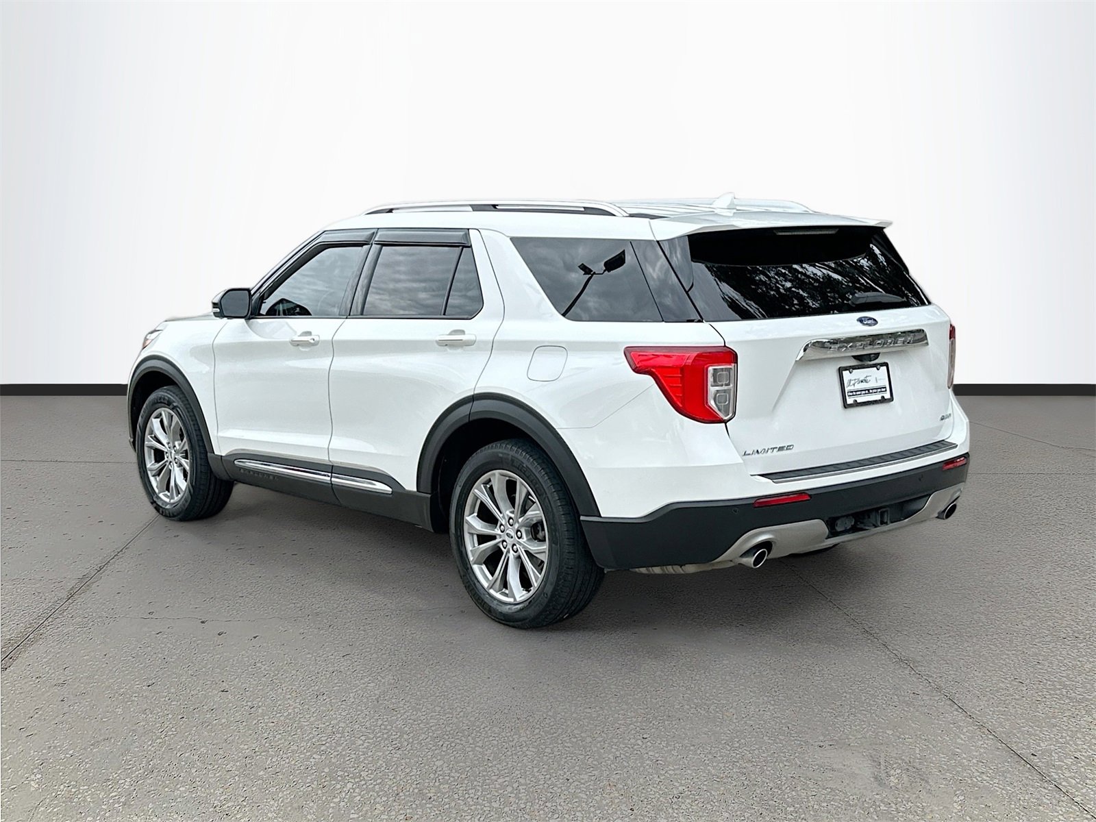 Used 2022 Ford Explorer Limited w/ Equipment Group 301A image 5