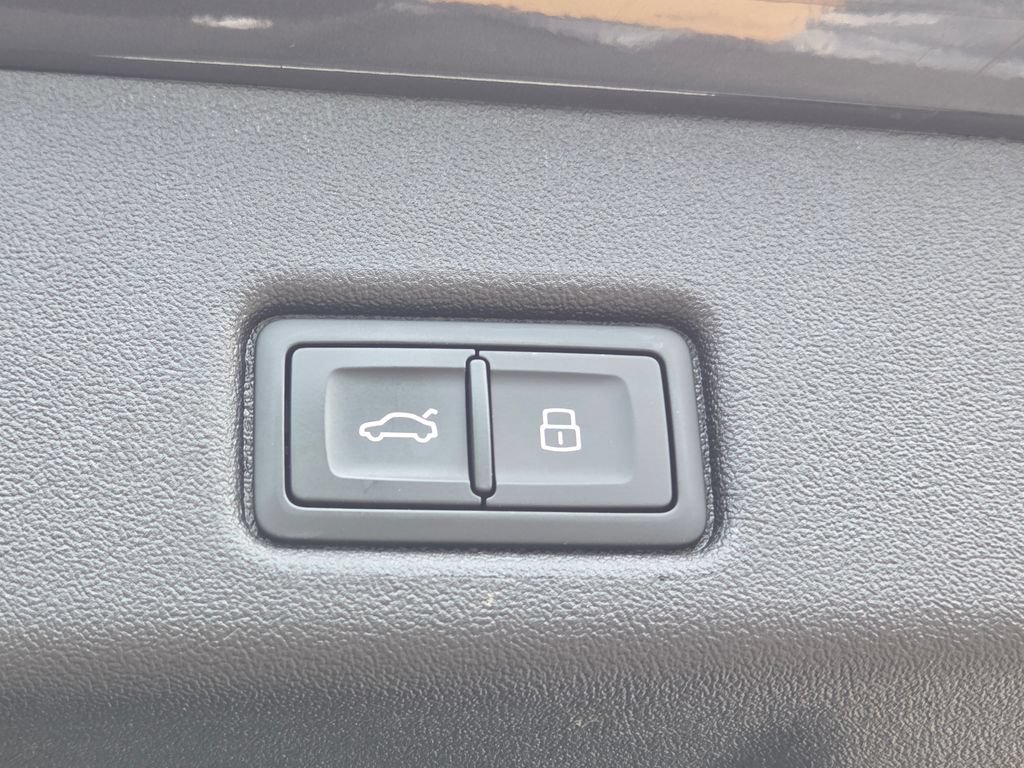 Certified 2025 Audi Q5 Prestige AWD/4WD image 29