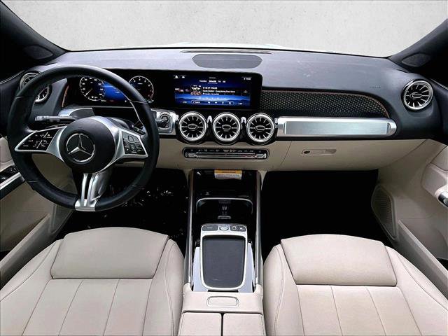 Used 2025 Mercedes-Benz GLB 250 image 16