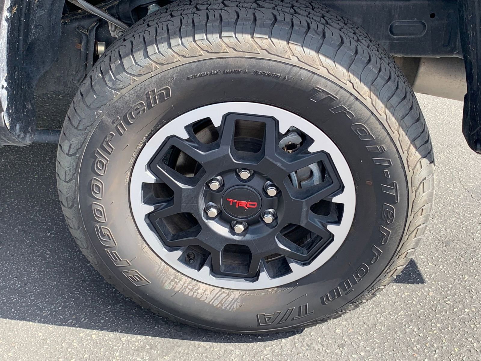 Used 2025 Toyota Tacoma TRD Off-Road image 29