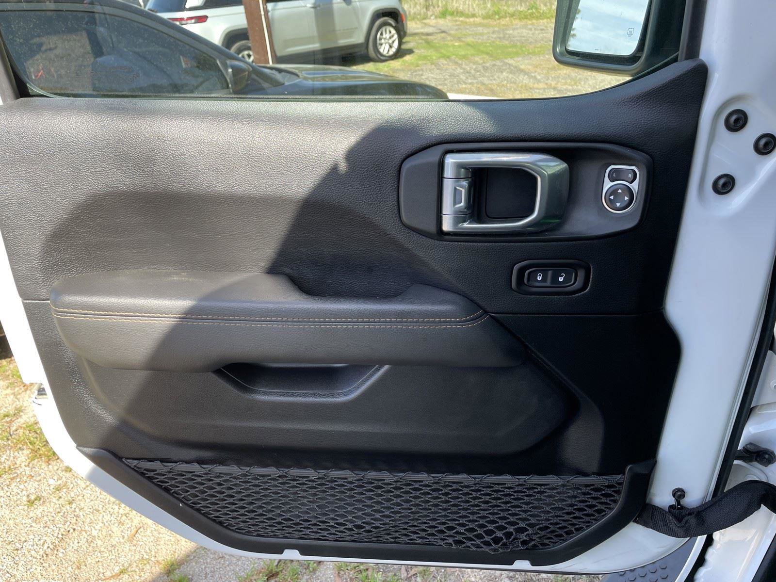 Certified 2021 Jeep Wrangler Unlimited Sahara image 33